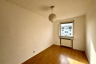 Arbeits- oder Kinderzimmer