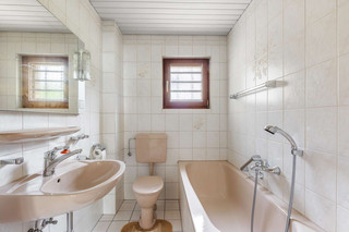 Badezimmer EG