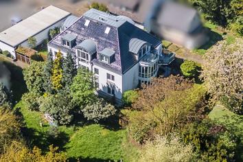 Ahlem: stilvolle Stadtvilla am Park- aufgeteilt nach WEG