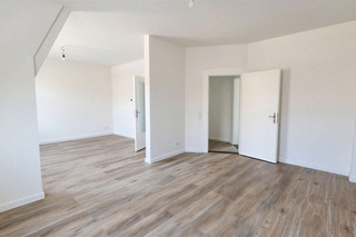 Wohn/-Esszimmer (3)