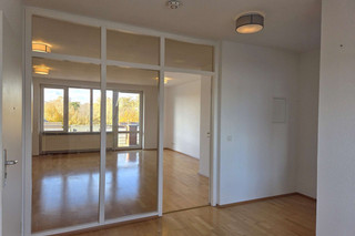 Blick von der Diele ins Wohnzimmer