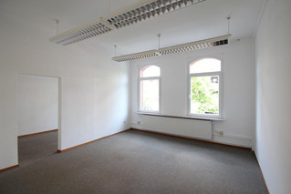 Büro straßenseitig