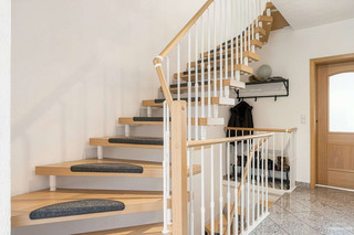 Treppe in das 1. OG