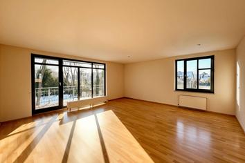 Ehlershausen: Schöne 3-Zimmerwohnung mit großzügiger Loggia und Stellplatz