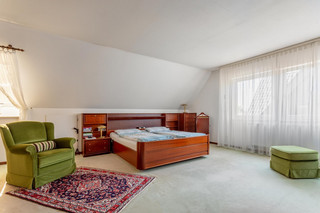 Schlafzimmer DG