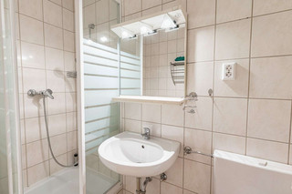 Badezimmer - (KI generiert)