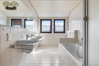 Badezimmer im DG