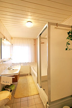 Badezimmer EG