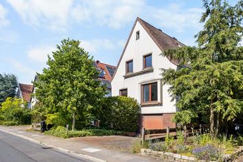 Heideviertel: Freistehendes Einfamilienhaus mit ruhigem Garten und großem Potenzial