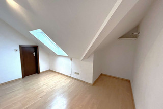 Halbes Zimmer (2)
