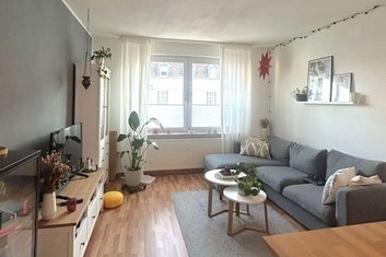Hübsche 2 Zimmerwohnung mit Balkon und Ausblick!