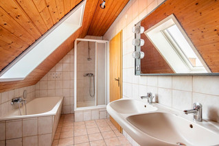 Leerwohnung - Badezimmer