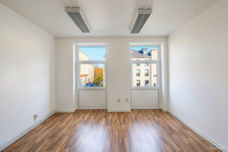 Büro - (KI generiert)