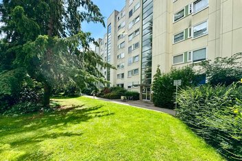 Laatzen: Ruhige 3-Zimmer-Hochparterrewohnung mit Loggia auf Erbpachtgrundstück