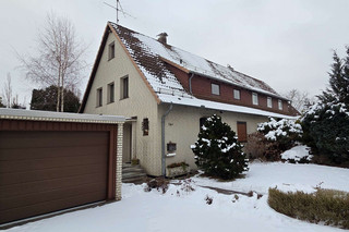 Hausansicht, Garage