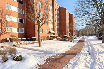 Lichtdurchflutete 3-Zimmer-Wohnung im 5. OG mit Südbalkon, Aufzug &amp; Garage