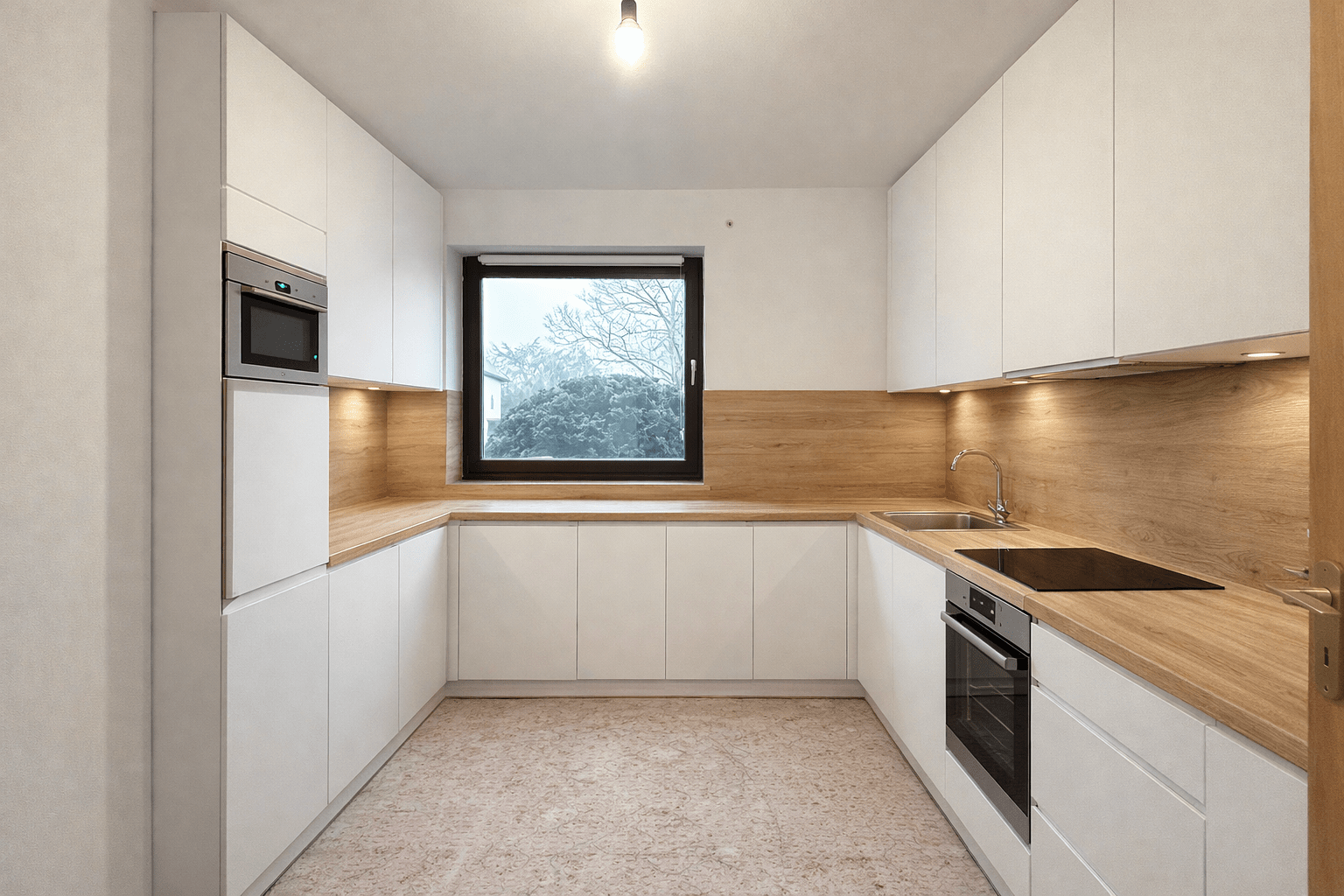 Renoviert! Großzügige 5 Zimmerwohnung | Garten mit Terrasse und neue Einbauküche - Photo 1