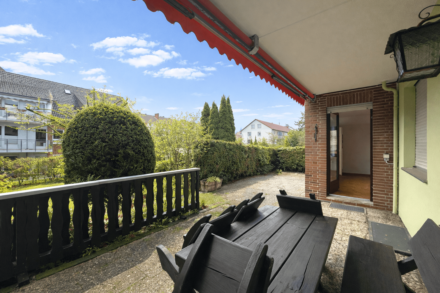 Renoviert! Großzügige 5 Zimmerwohnung | Garten mit Terrasse und neue Einbauküche - Photo 2
