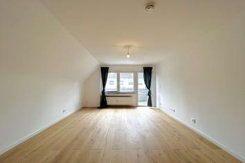 Renovierte 4 Zimmerwohnung mit hochwertiger Ausstattung!
