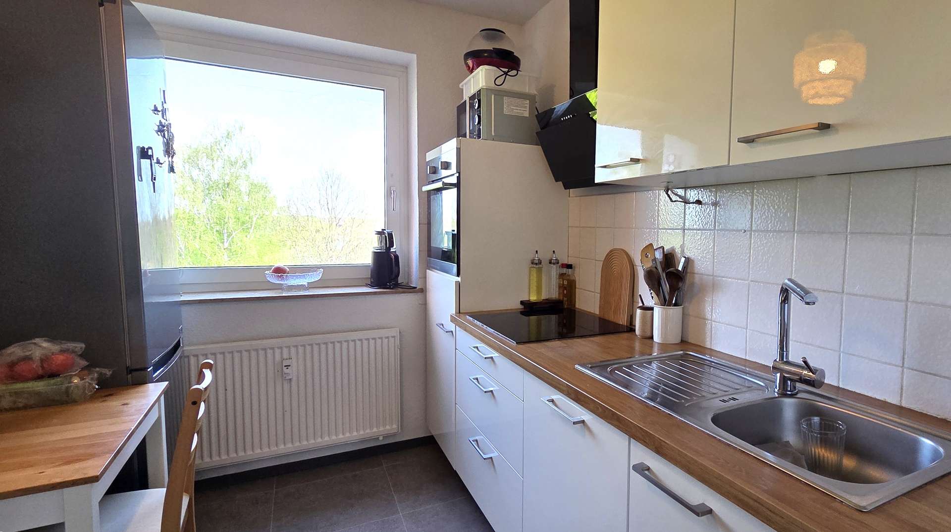 Schöne 2-Zimmer-Wohnnung mit Balkon in Groß-Buchholz! - Photo 1