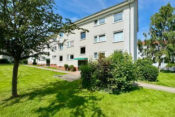 Schöne 3-Zimmerwohnung mit Loggia auf Erbpachtgrundstück