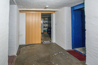 Keller
