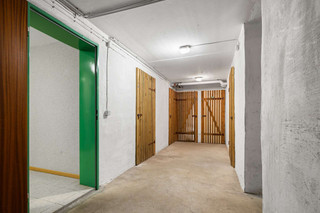 Keller