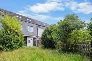 Hausrückseite mit Garten