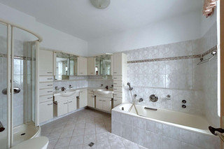 Badezimmer EG