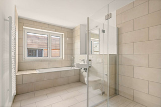 Badezimmer (2.OG)